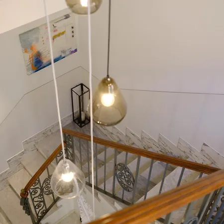 Le Stanze Del & Pool Guest house